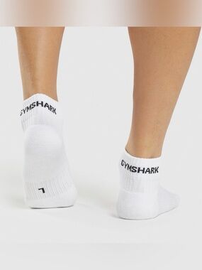 NWOT Gymshark Unisex Quarter Socks White with Black Logo Arhletic - Size Medium